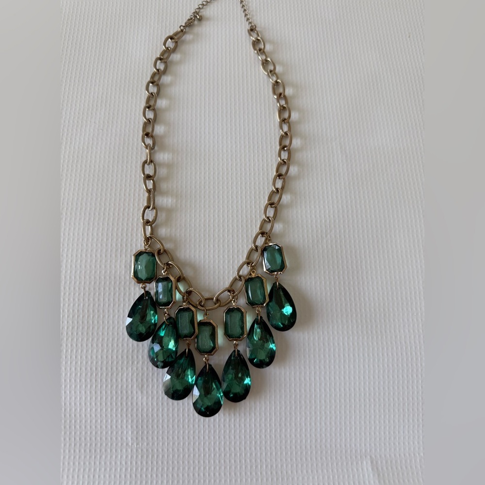 Elegant Gold and Green Statement Necklace - Picture 6 of 7
